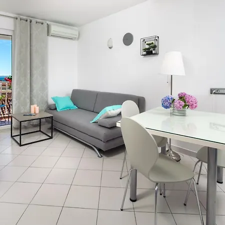 Lavica Seaside Apartments, Podstrana Exterior photo