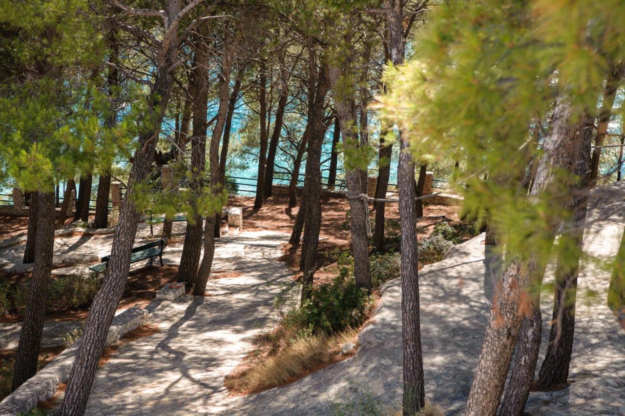 Lavica Seaside Apartments, * Podstrana